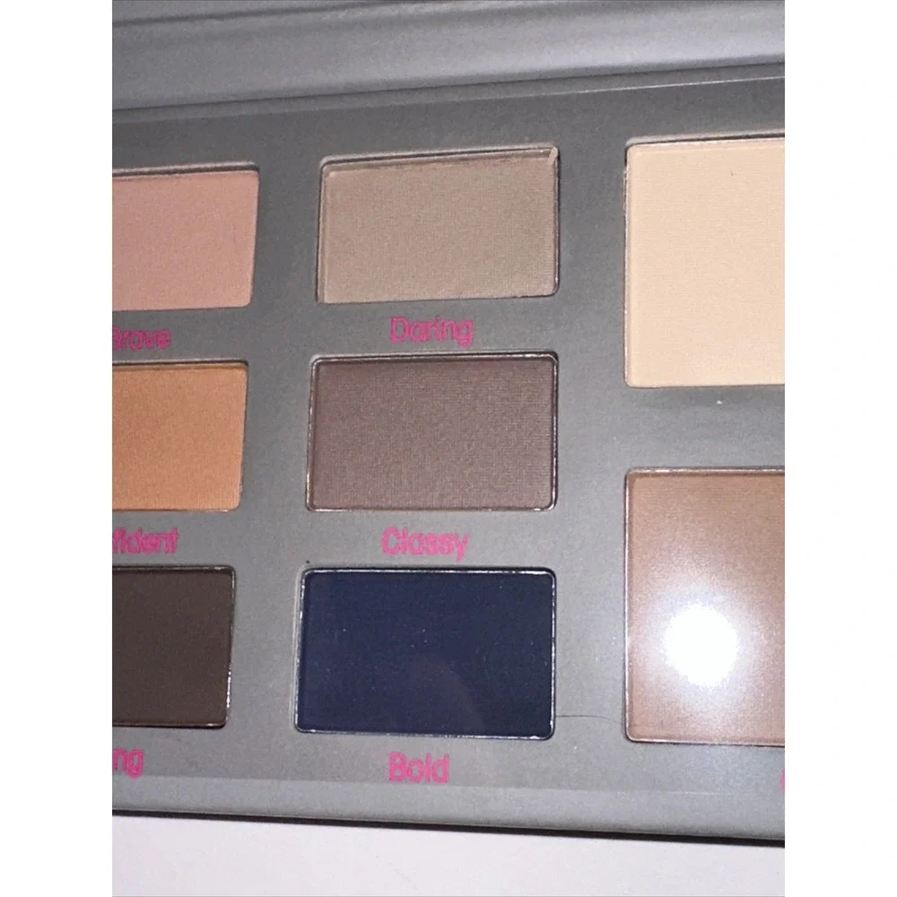 Mally Beauty Mally's Mattes Eyeshadow Palette 8 Shades Neutral Matte‎ Mirror New